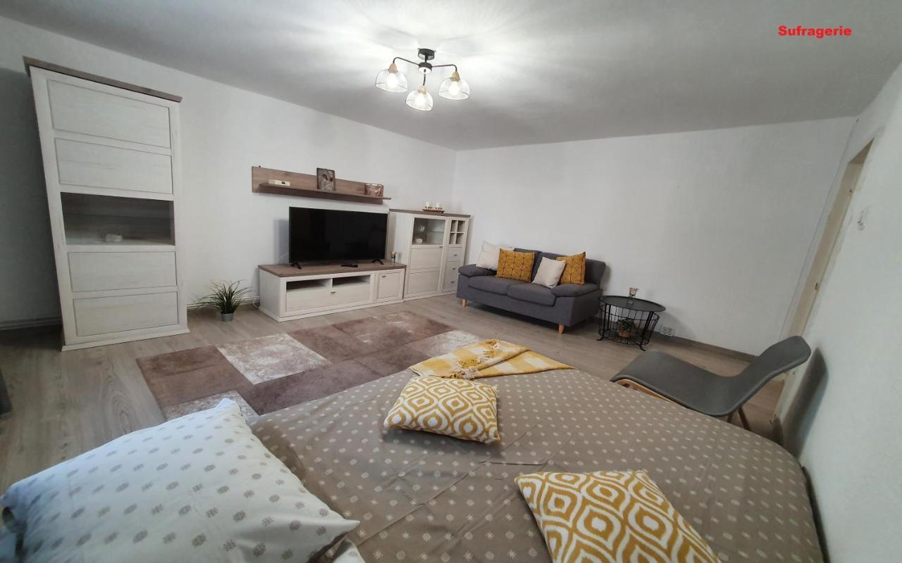 Mia Central Apart, 3 Rooms, 2 Baths, Afi Mall Braşov Exterior foto